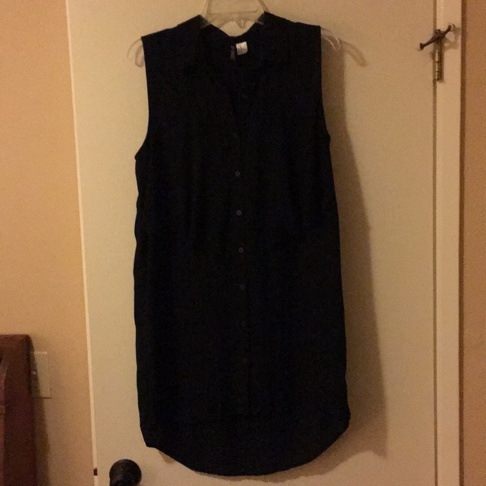 Little black dress by Dividend